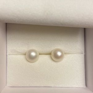 Pair of pearl earrings, 14k gold posts, vintage